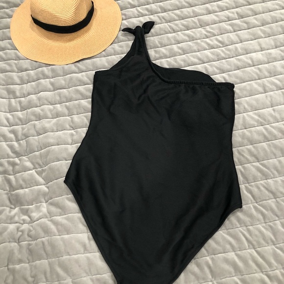 Old Navy Ribbed One Piece 🩱 - Picture 2 of 2